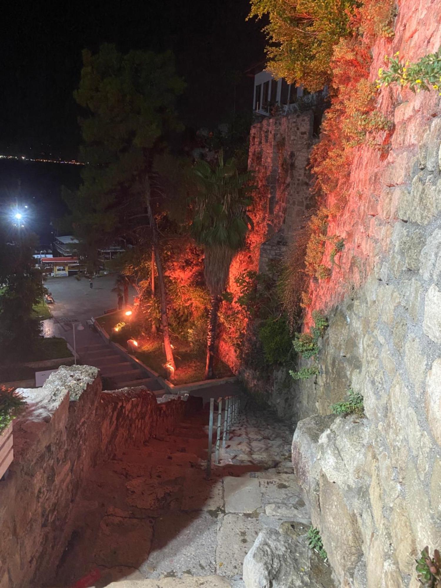 In The Middle Hotel Antalya Exterior photo